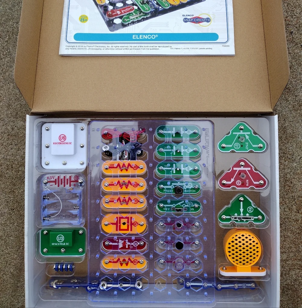 Snap Circuits 203 Electronics Experiment Kit - Picture 2 of 8